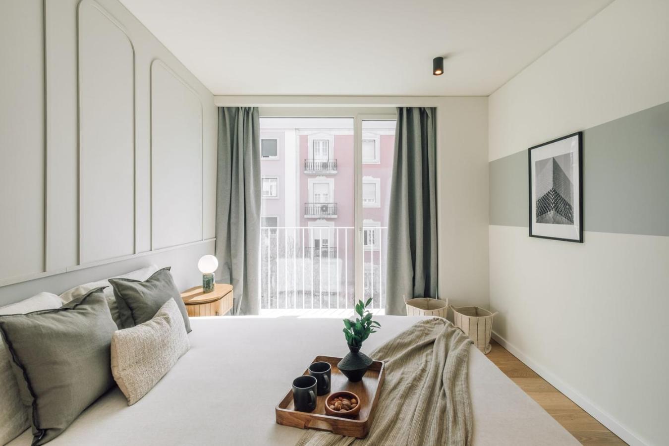 Melides - 2 Bedrooms And Pool In Avenidas Novas Apartment Lisbon